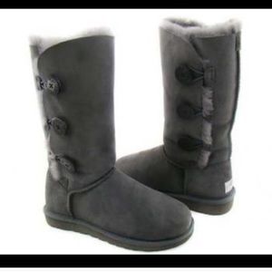 Women’s size 9 bailey button grey uggs
